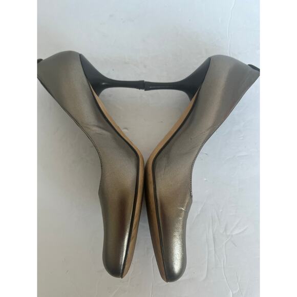 GUCCI Leather Champagne Gold Round Toe Black Low Heel Pump Shoes Size 8 Narrow - Picture 6 of 12